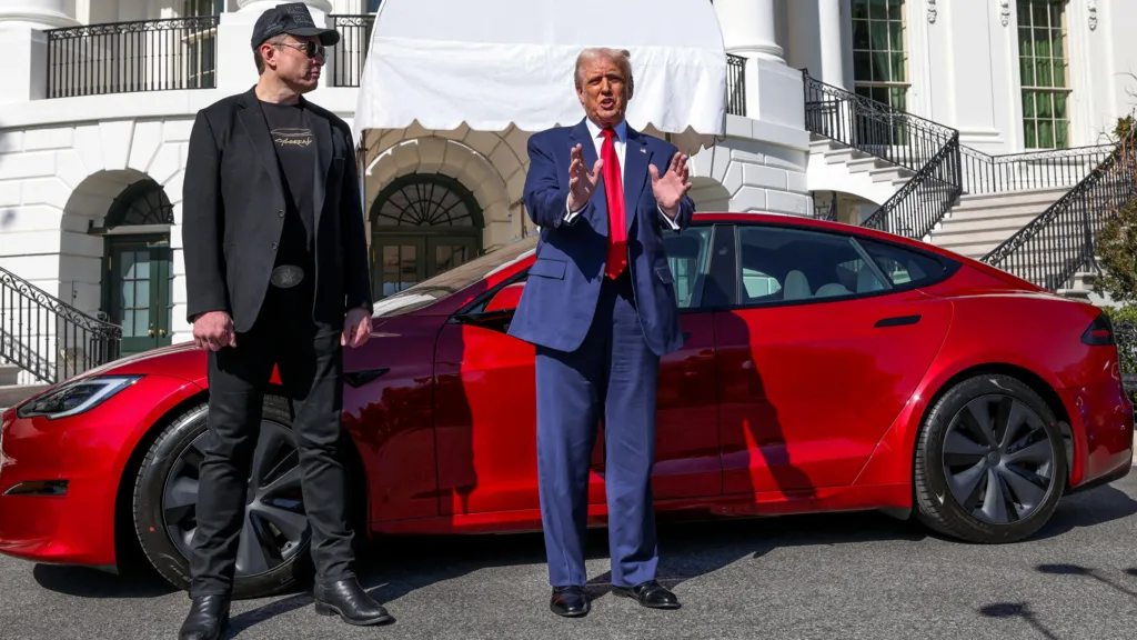 Trump Dismisses Musk Feud: “He’s Lost His Mind” But Won’t Escalate Fight